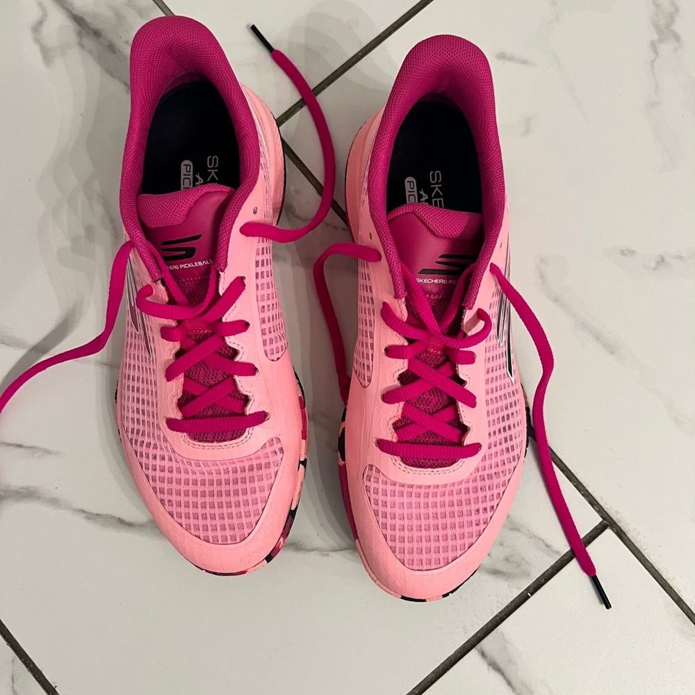 Skechers Pink Athletic Shoes with Breathable Mesh and Fuchsia Accents